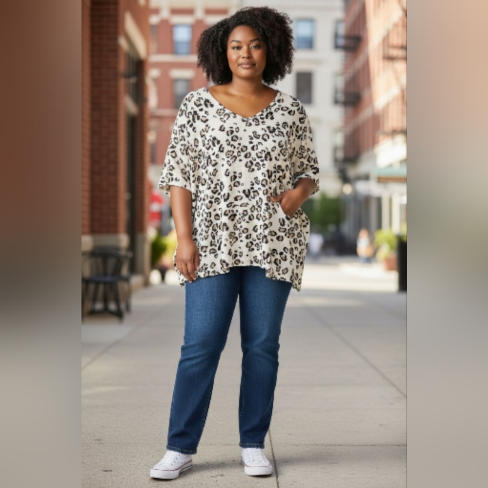 Spin Leopard Print V-Neck Top Sz 2X
